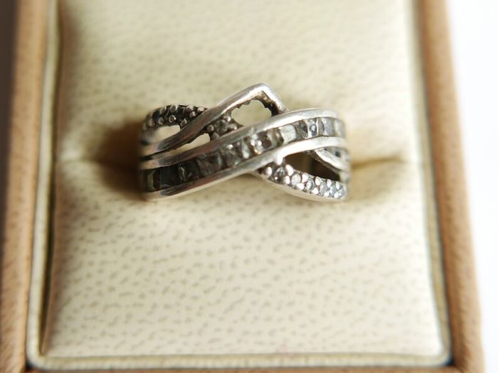 Vintage 925 Sterling Silver Crossover Ring with Stone Setting size M - 5,1g