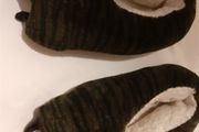 Boy's slippers. Age 4 size 11