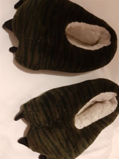 Boy's slippers. Age 4 size 11