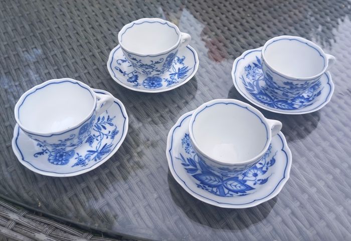 4 antique cups and saucers. 2 Bavarian, 2 Czech, no damage, bought in Vienna. D18