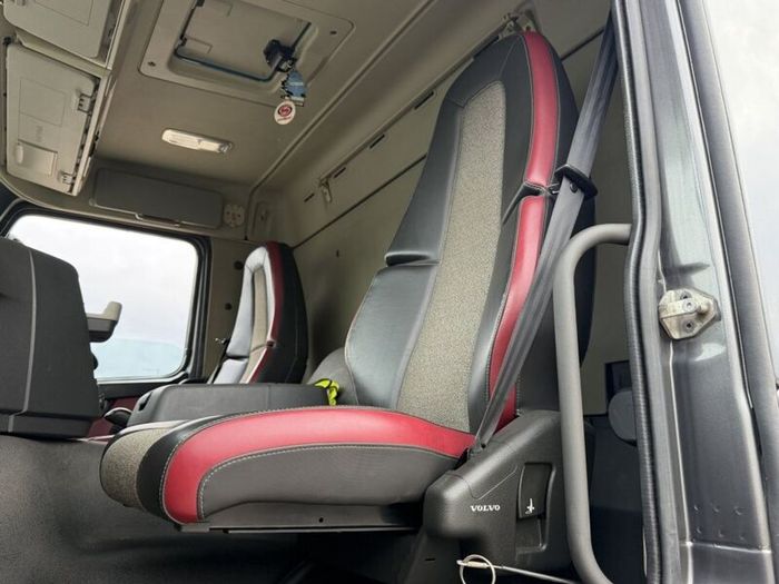 Volvo Fm 420 8x2 Beavertail Rearlift