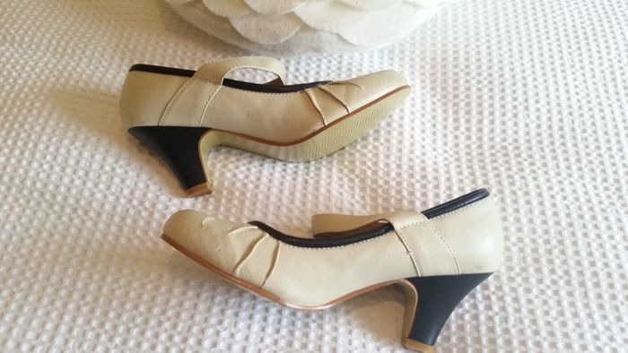 Mystify Cream Ladies Shoes - Size 4