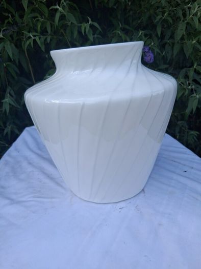 Emilio Robbo Large Porcelain Designer Vase