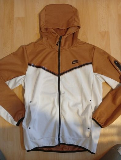 Nike Tracksuit & Matching LA Cap