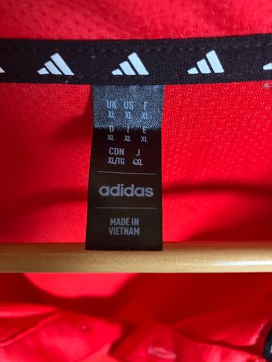Addidas t shirt