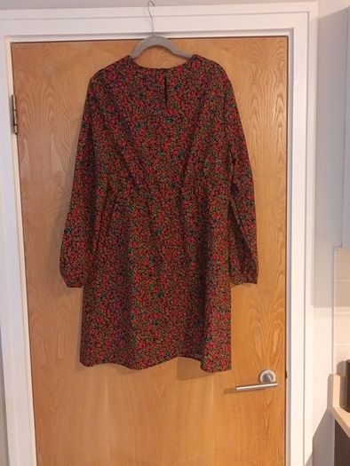 Primark  Dress.    S.16  NEW - No Tag.
