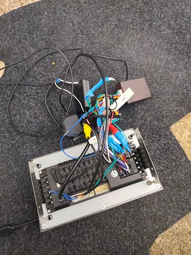 head unit was Opel Corsa, with connectors but fit another car all good working
