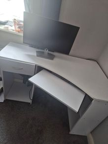 White corner desk