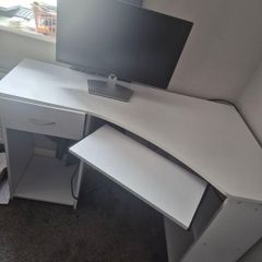 White corner desk