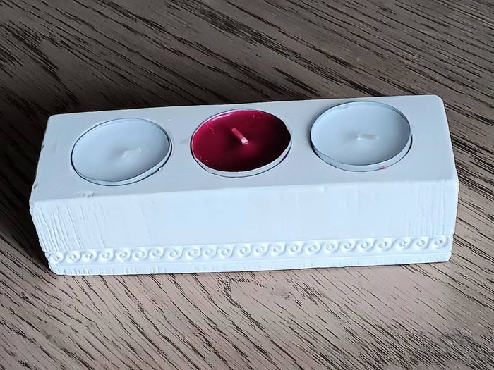 Maltese 3 Tea Light Holder