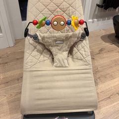 Baby bjorn bouncer