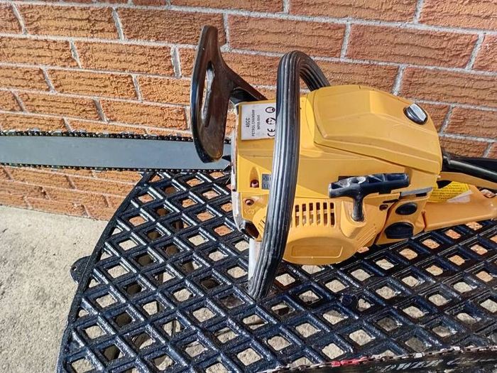 chainsaw