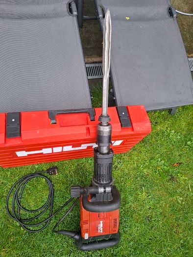 Hilti kango 10kg 230V  (warranty 6-months)