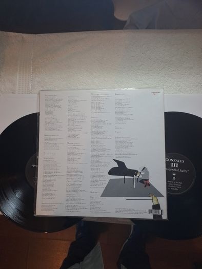 Vinyl Gonzales111 Preidential Suite