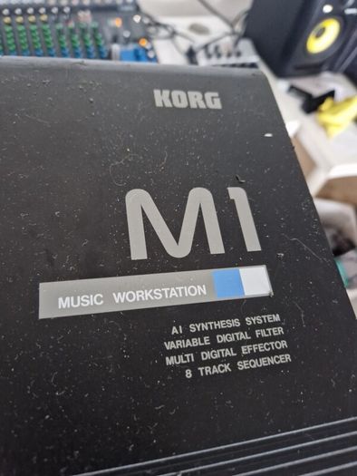 Korg M1 (x2)
