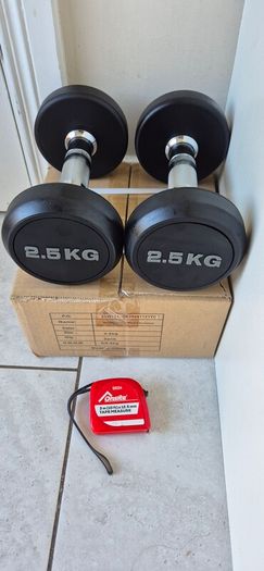 2xbrand new sets of dumbbells