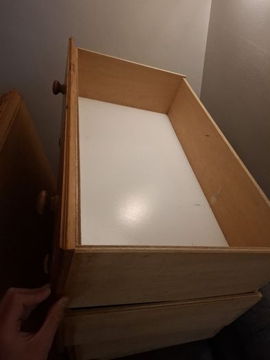 chest of drawers