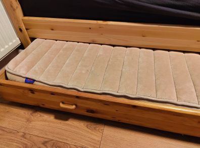 Flexa pull out guest bed