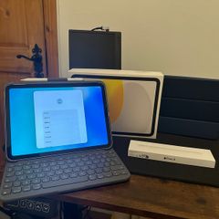 iPad 10th Gen 64GB +Keyboard Case + Pencil