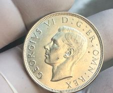 UNC 1946 Halfcrown George VI Silver.