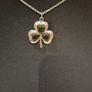 Beautiful vintage sterling silver shamrock necklace with green marble Image 2