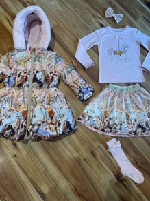 ADee carousel full set age 6 like new!