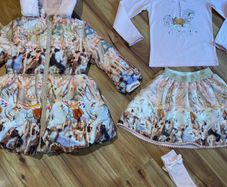 ADee carousel full set age 6 like new!