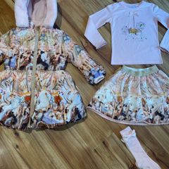 ADee carousel full set age 6 like new!