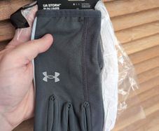 Under Armour running gloves NEW