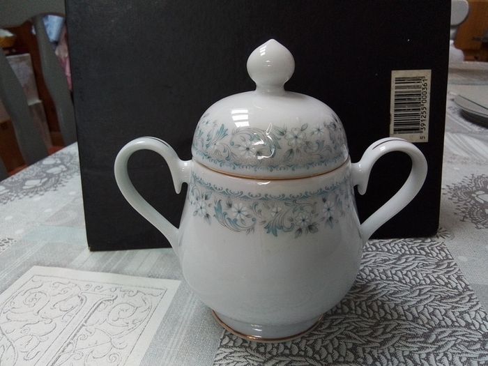 Vintage Noritake lidded Sugar Container