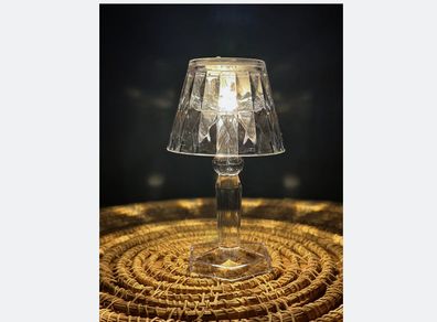 Vintage Style Crystal Look Lamp - great for any room / garden