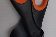 New scissors in wrapping