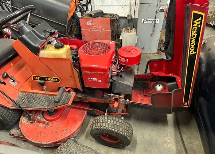 WESTWOOD T1800 - Sit on lawn Mower