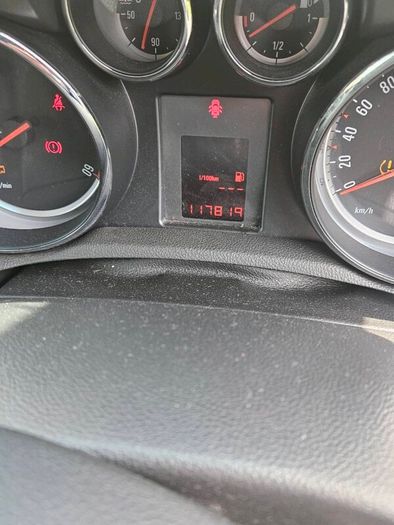 Opel Mokka 6,000 ono.