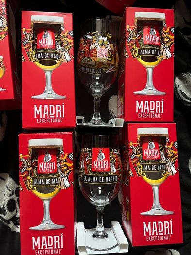 Madri beer Pint Glasses