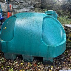 Oil tank
