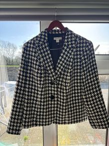 Ladies  houndstooth black and white fitted blazer