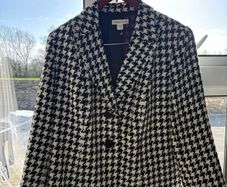 Ladies  houndstooth black and white fitted blazer