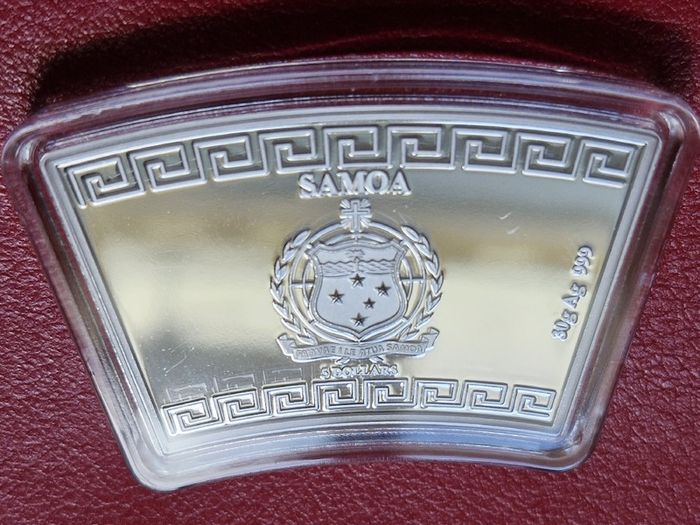 Samoa 30 gram Lunar Tigar 5 Dollar Fan shaped coin