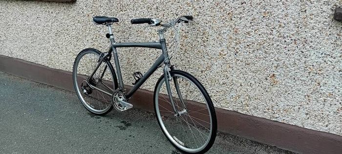 Giant Hybrid Bicycle