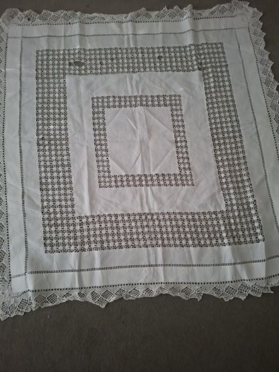 Vinyage White Cotton Tablecloth 113cm x q07cm