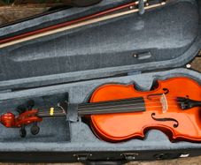 Valencia  1/2 Half Size Student Violin Outfit with Case, Bow
