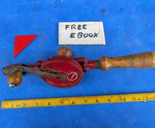 Hand drill by Soneco