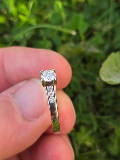 18ct White Gold Diamond Engagement Ring