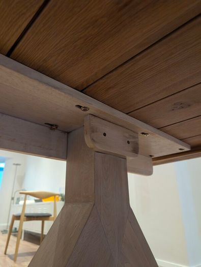 Granada Light Oak Y-Leg Dining Table