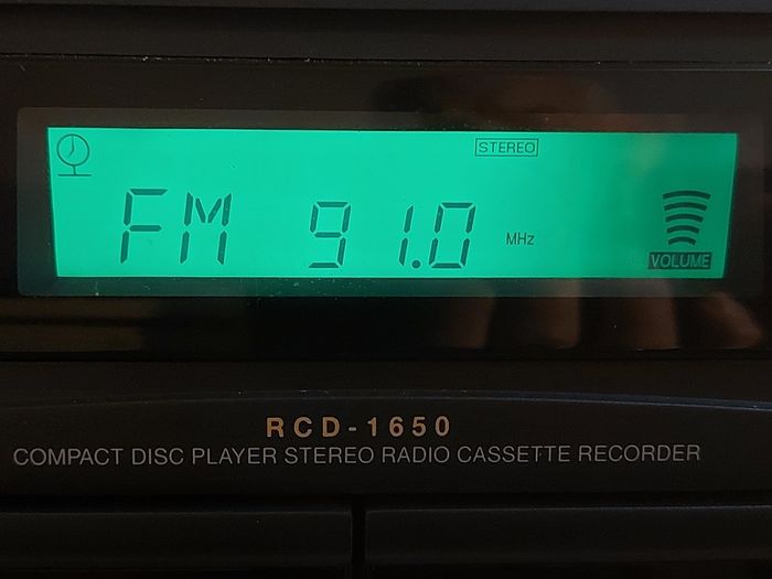 Samsung CD Player Stereo Radio Cassette Recorder, Model RCD-1650, Dual Tape Deck and Radio working fine, CD Player struggling to spin