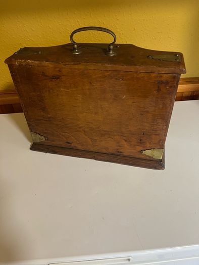 Edwardian oak/ brass  tantalus Original key . Spirits/ smokers caddy