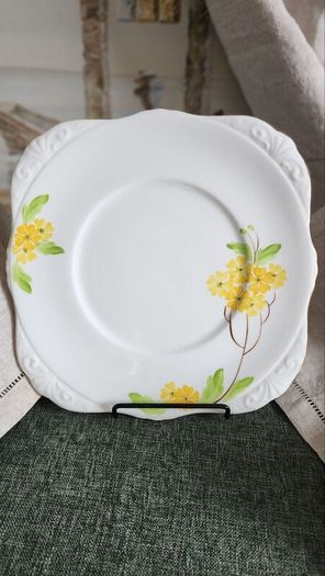 Vintage Royal Grafton Hand-Painted Fine Bone China Tea Set 19 Pieces