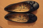 Girl's shoes, size 2