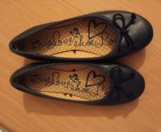 Girl's shoes, size 2